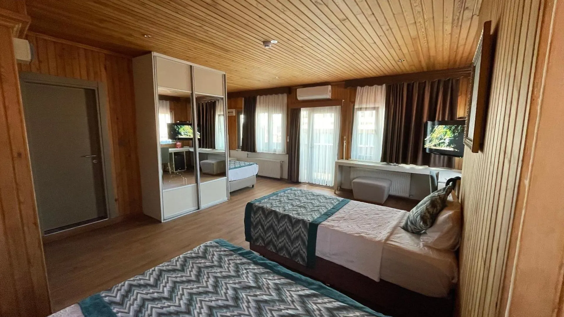 Gul Hotel Istanbul 2*,